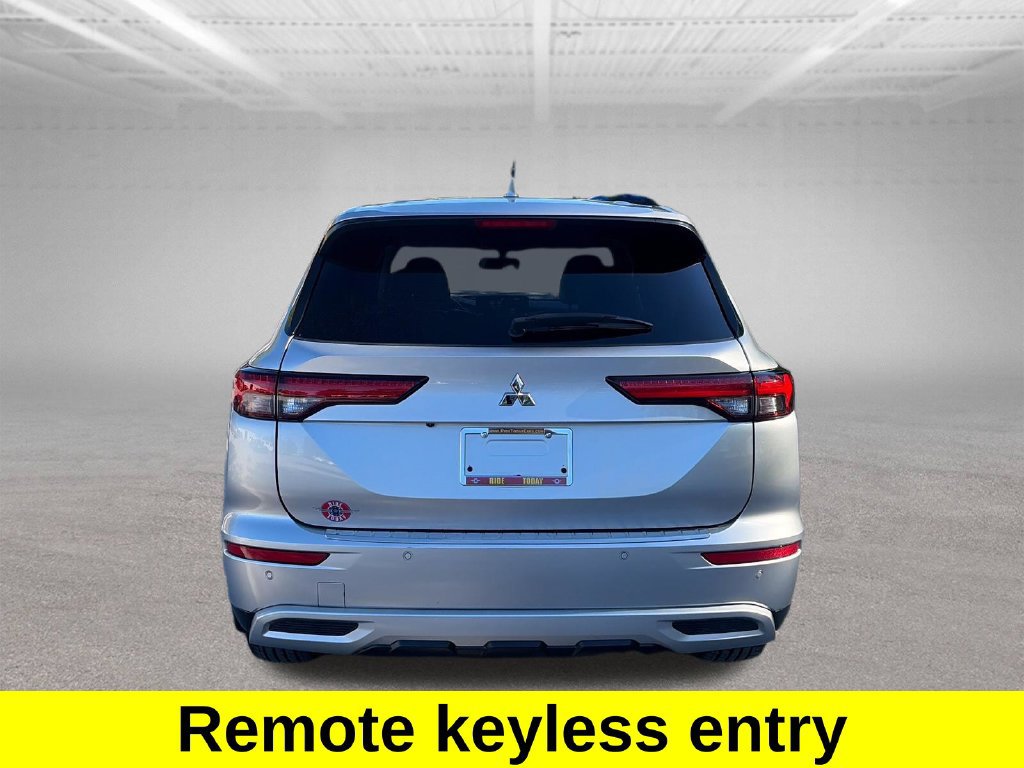 Used 2022 Mitsubishi Outlander SE AWD/4WD image 4
