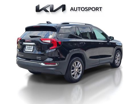 Used 2024 GMC Terrain SLT AWD/4WD image 8