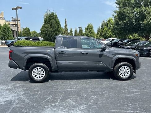 Used 2025 Toyota Tacoma SR5 AWD/4WD image 3