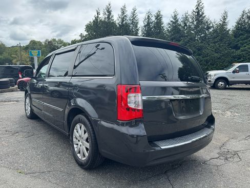 Used 2012 Chrysler Town & Country Touring-L w/ Entertainment Group #2 image 7