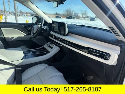 Used 2025 Lincoln Aviator Reserve w/ Equipment Group 201A AWD/4WD image 13