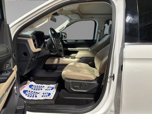 Used 2023 Ford Expedition Max Limited image 11
