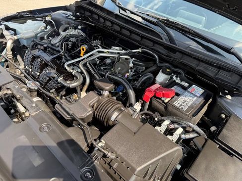 Used 2024 Nissan Altima 2.5 SR FWD image 7