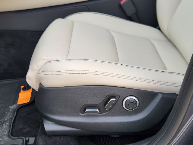 Used 2026 Genesis GV70 2.5T Advanced AWD/4WD image 19