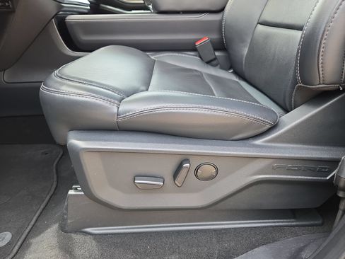 Used 2025 Ford Expedition Platinum AWD/4WD image 17