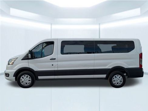 Used 2023 Ford Transit 350 XLT image 2