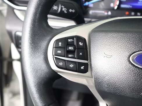 Used 2023 Ford Explorer XLT w/ XLT Sport Appearance Package AWD/4WD image 46