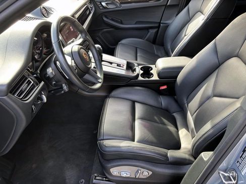 Certified 2024 Porsche Macan image 20