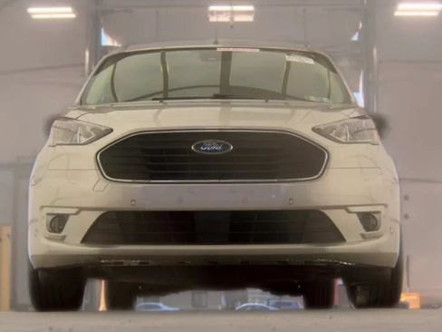 Used 2021 Ford Transit Connect XLT FWD image 15