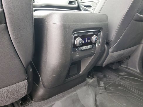 Used 2023 Chevrolet Suburban High Country image 34