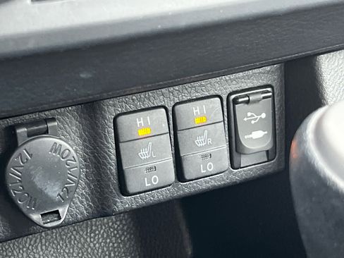 Used 2014 Toyota Corolla LE Premium image 27