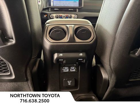 Used 2025 Jeep Gladiator Mojave w/ Safety Group AWD/4WD image 16