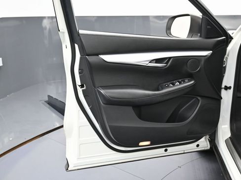 Used 2021 INFINITI QX50 Luxe w/ Appearance Package image 40