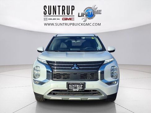 Used 2024 Mitsubishi Outlander SE image 27