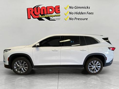 Used 2025 Buick Enclave Preferred w/ Power Package AWD/4WD image 3
