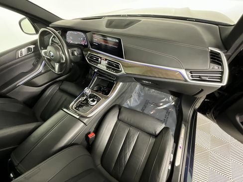 Used 2022 BMW X5 M50i w/ Executive Package image 19