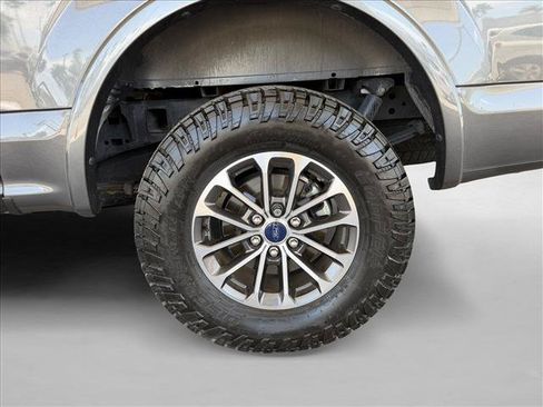 Used 2019 Ford F150 XLT w/ Equipment Group 302A Luxury AWD/4WD image 24