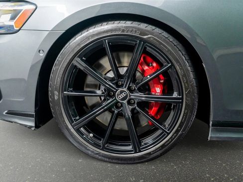 Used 2022 Audi S8 w/ S8 Executive Package image 23