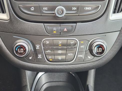 Used 2022 Chevrolet Malibu LT image 16
