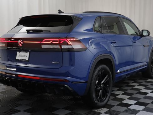 Used 2025 Volkswagen Atlas Cross Sport SEL R-Line image 16