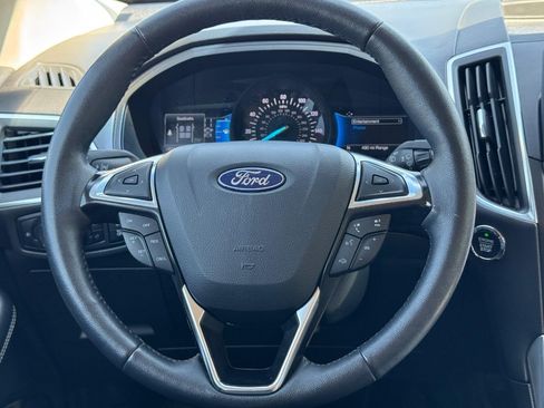 Used 2024 Ford Edge Titanium AWD/4WD image 13