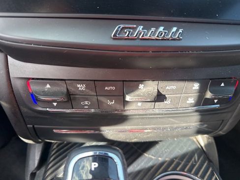 Used 2019 Maserati Ghibli S GranSport image 22