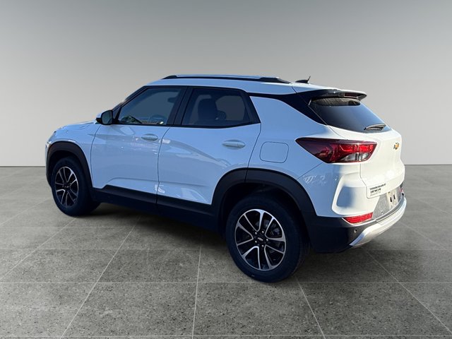 Certified 2024 Chevrolet TrailBlazer LT w/ LT Cold Weather Package FWD image 3