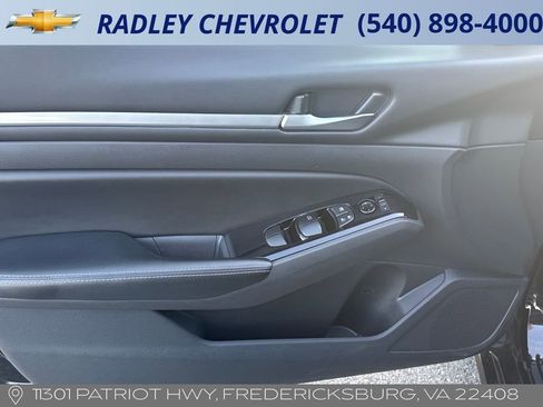 Used 2023 Nissan Altima 2.5 SV image 14