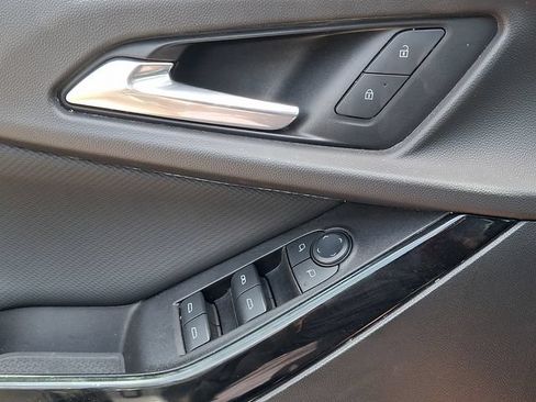 Used 2025 Chevrolet Equinox LT FWD image 21
