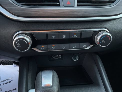 Used 2025 Nissan Altima 2.5 SV FWD image 22