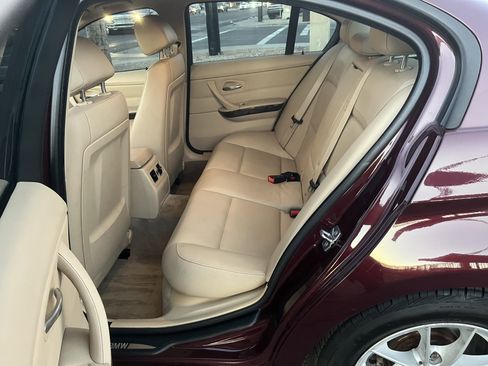 Used 2010 BMW 328i xDrive Sedan image 16