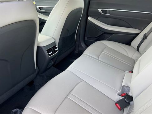 New 2025 Hyundai Sonata Limited image 12