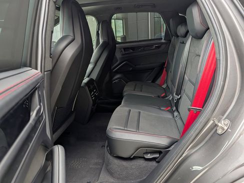 Certified 2025 Porsche Cayenne GTS AWD/4WD image 28