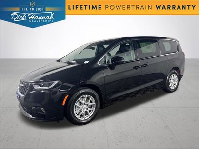 New 2026 Chrysler Pacifica Select