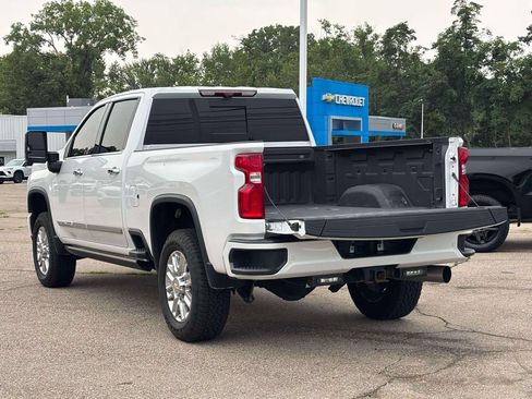 Used 2024 Chevrolet Silverado 3500 High Country w/ High Country Premium Package AWD/4WD image 4
