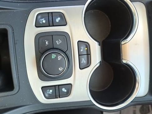 Used 2024 GMC Terrain Denali w/ Black Diamond Edition image 29