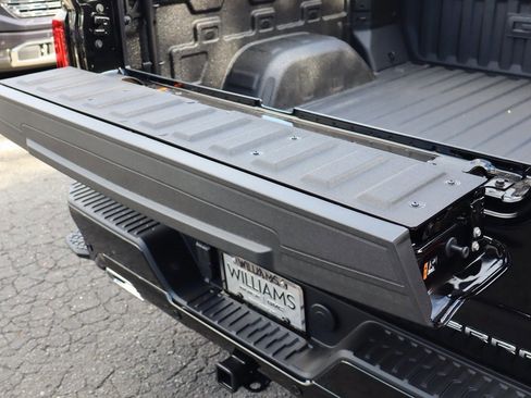 New 2025 GMC Sierra 1500 Denali image 9