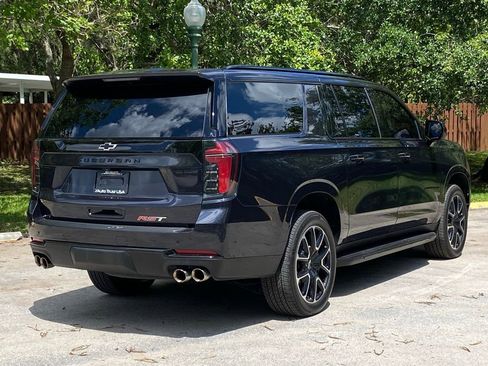 Used 2025 Chevrolet Suburban RST RWD image 7