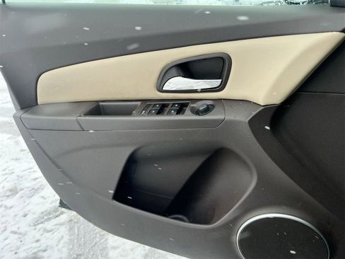 Used 2011 Chevrolet Cruze LTZ image 29