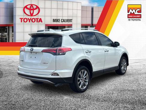 Used 2018 Toyota RAV4 Limited FWD image 5