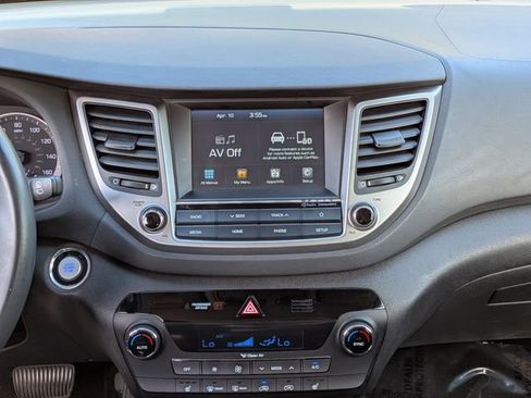 Used 2018 Hyundai Tucson Value FWD image 19