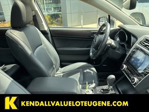 Used 2019 Subaru Outback 3.6R Limited AWD/4WD image 9