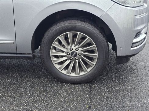 Used 2021 Lincoln Navigator 4WD image 11