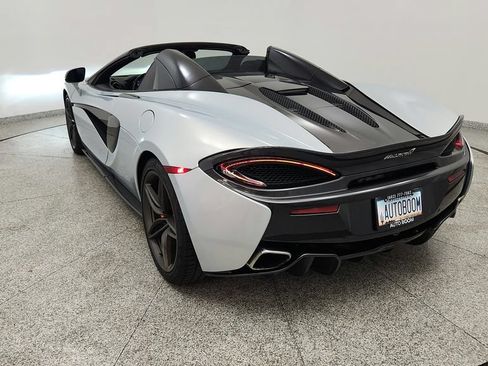 Used 2019 McLaren 570S Spider RWD image 46