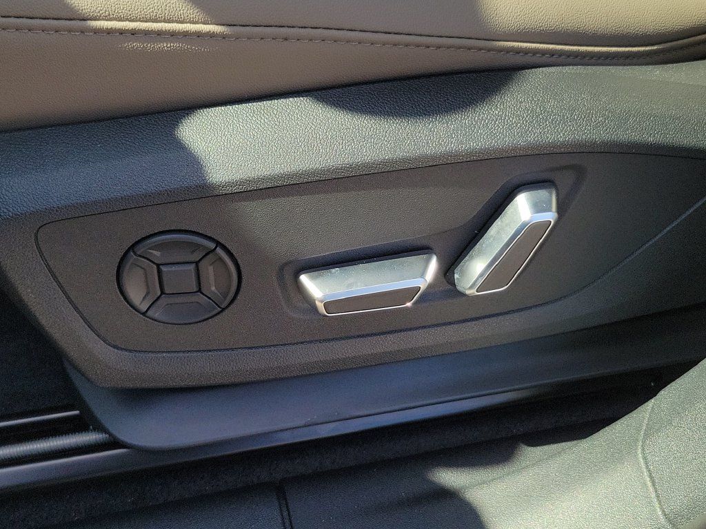 New 2026 Audi Q3 quattro 2.0T AWD/4WD image 17
