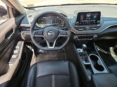 Certified 2023 Nissan Altima 2.5 SR FWD image 11