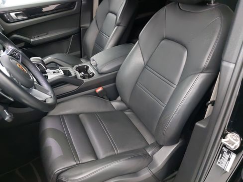 Used 2022 Porsche Cayenne E-Hybrid Coupe image 5