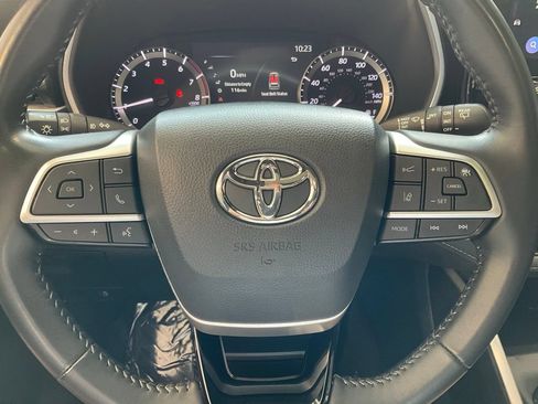 Used 2023 Toyota Highlander XSE AWD/4WD image 10