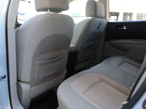 Used 2011 Nissan Rogue SV w/ Premium Pkg image 21