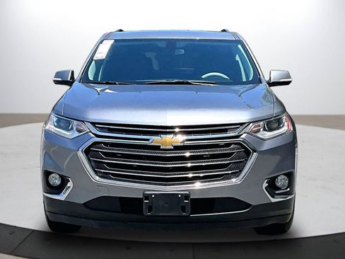 Used 2018 Chevrolet Traverse LT FWD image 3